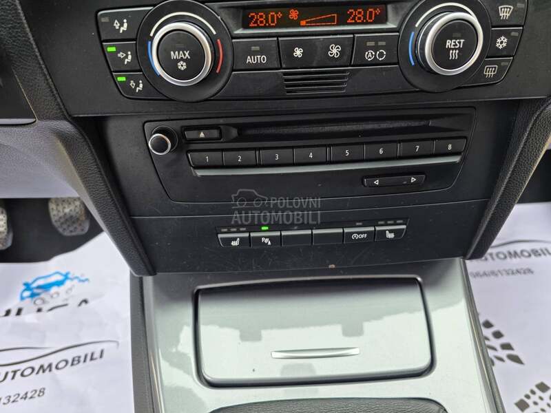 BMW 318 D    N.A.V.I