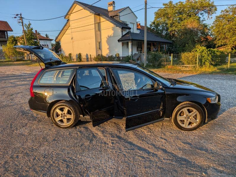 Volvo V50 1.6D Drive Volvo V50 1.6D Drive