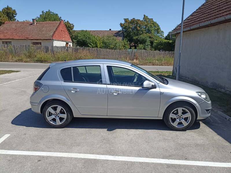 Opel Astra H 