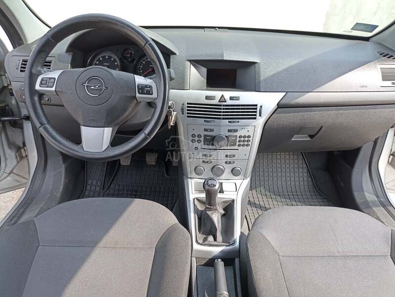 Opel Astra H 