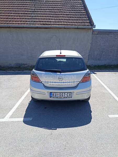 Opel Astra H 