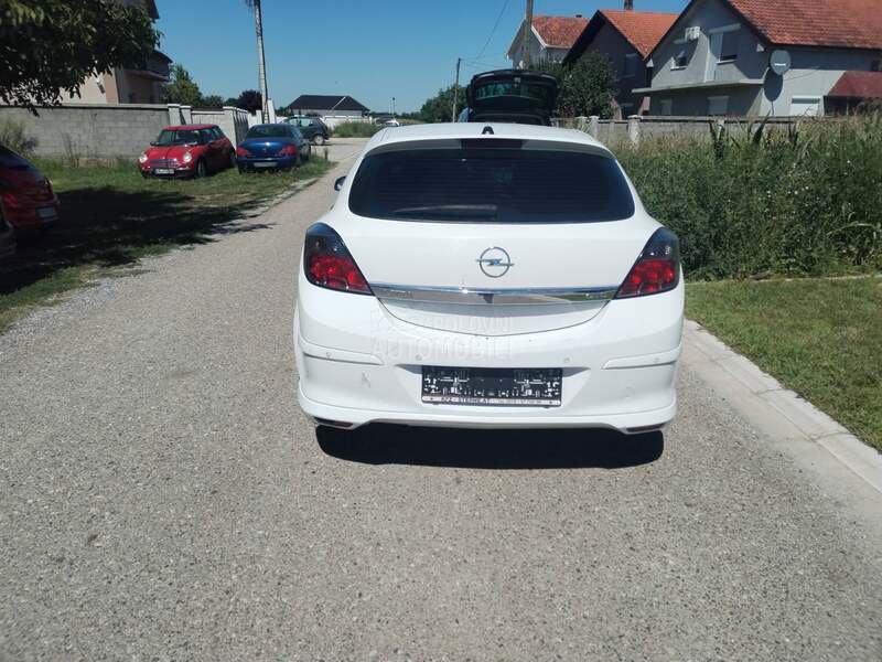 Opel Astra H 1.7cdti opc line