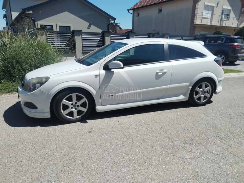 Opel Astra H 1.7cdti opc line