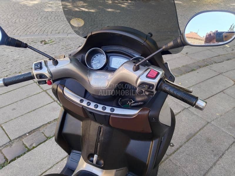 Piaggio MP 3_300 LT