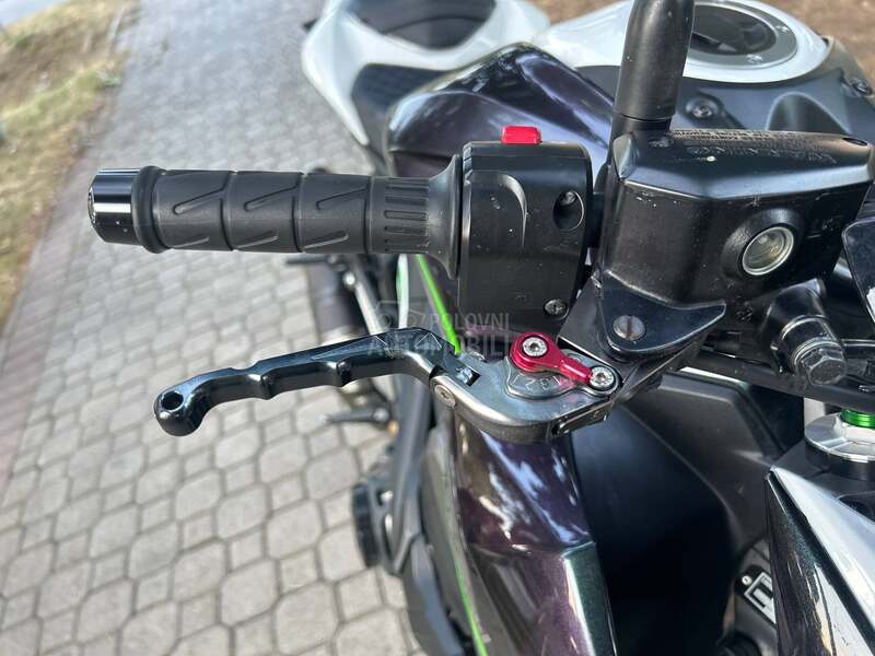 Kawasaki z800 hitno