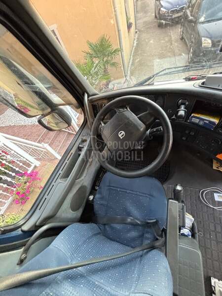 Volvo 440