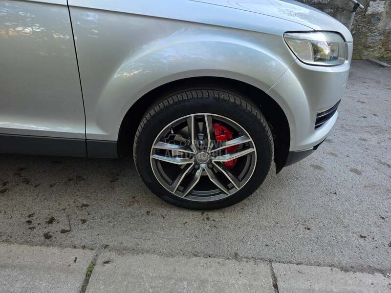Audi Q7 
