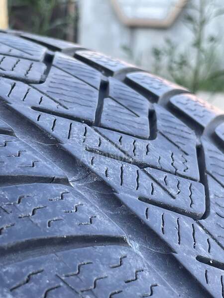 Pirelli 275/35 R19 Zimska