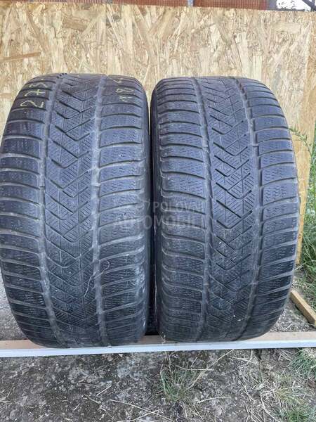 Pirelli 275/35 R19 Zimska