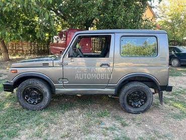 Suzuki SJ Samurai 