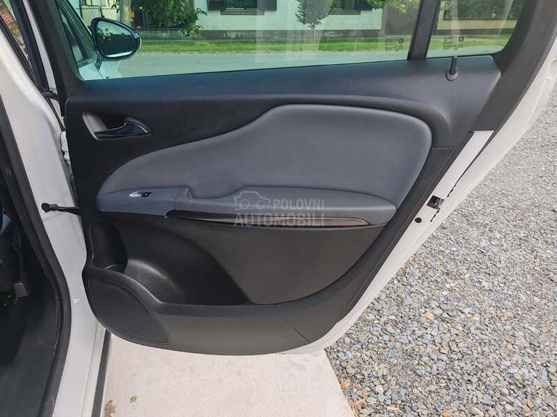 Opel Zafira 