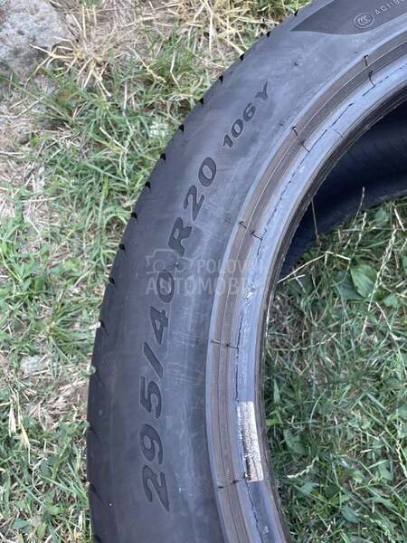 Pirelli 295/40 R20 Letnja