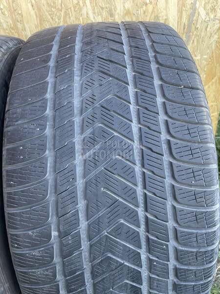 Pirelli 305/40 R20 Zimska