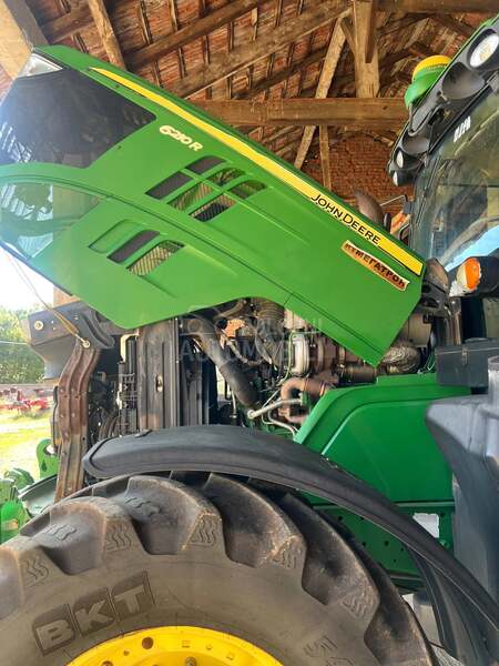 John Deere 6210R