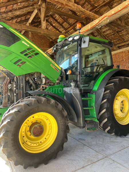 John Deere 6210R