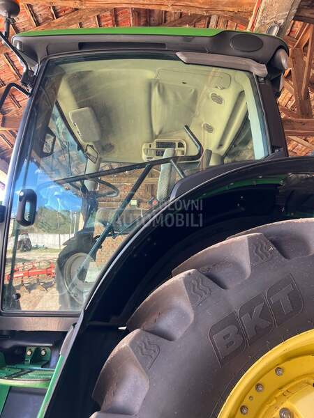 John Deere 6210R