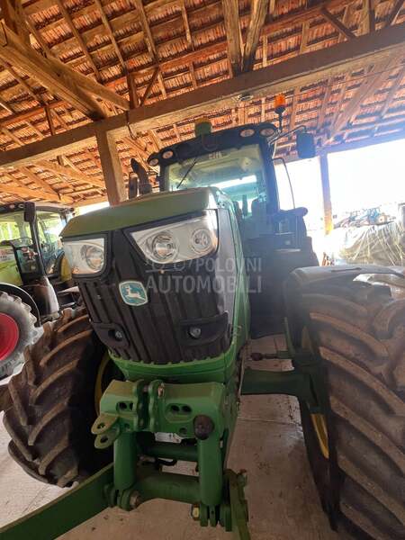 John Deere 6210R