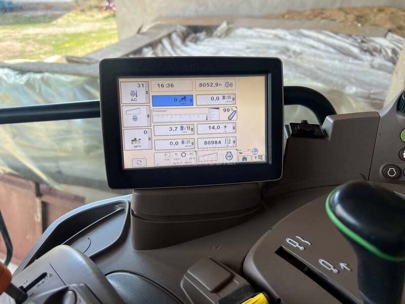 John Deere 6210R