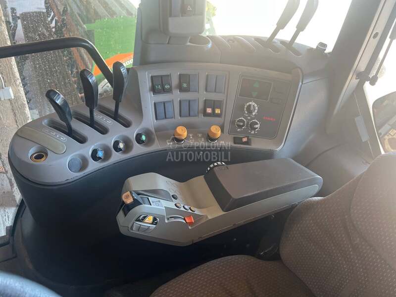 Claas AXION 850