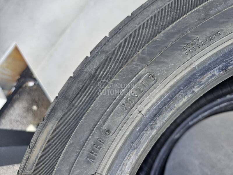 Dunlop 215/60 R17 Letnja