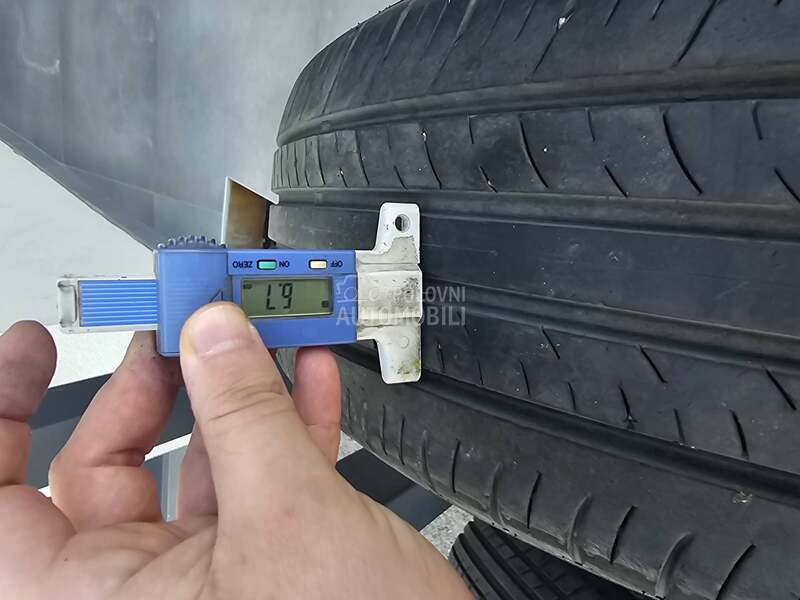 Dunlop 215/60 R17 Letnja