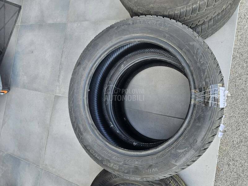 Hankook 205/55 R17 Zimska