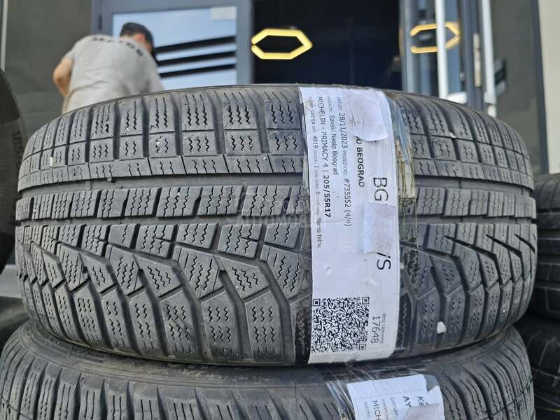 Hankook 205/55 R17 Zimska