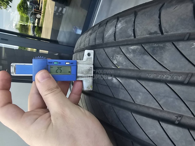 Michelin 215/65 R17 Letnja