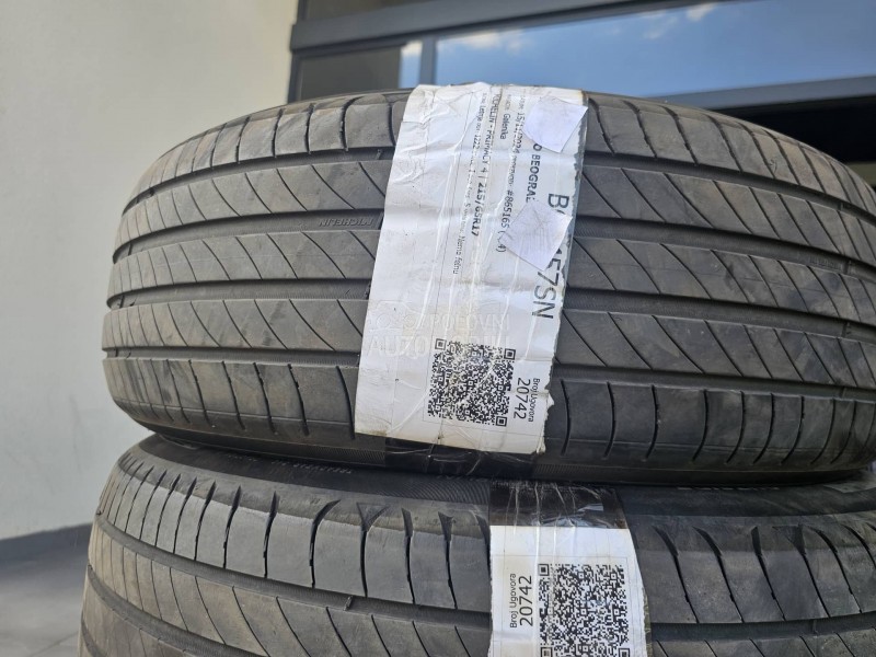Michelin 215/65 R17 Letnja