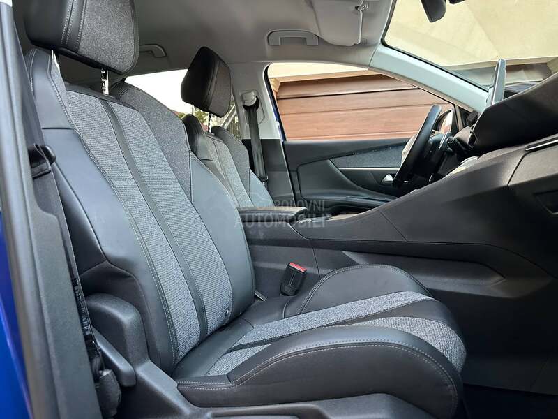 Peugeot 3008 1.5 HDI ALLURE/EAT8