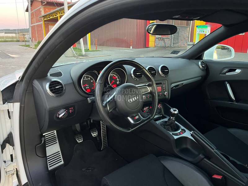 Audi TT 1.8 TFSI  //CH//