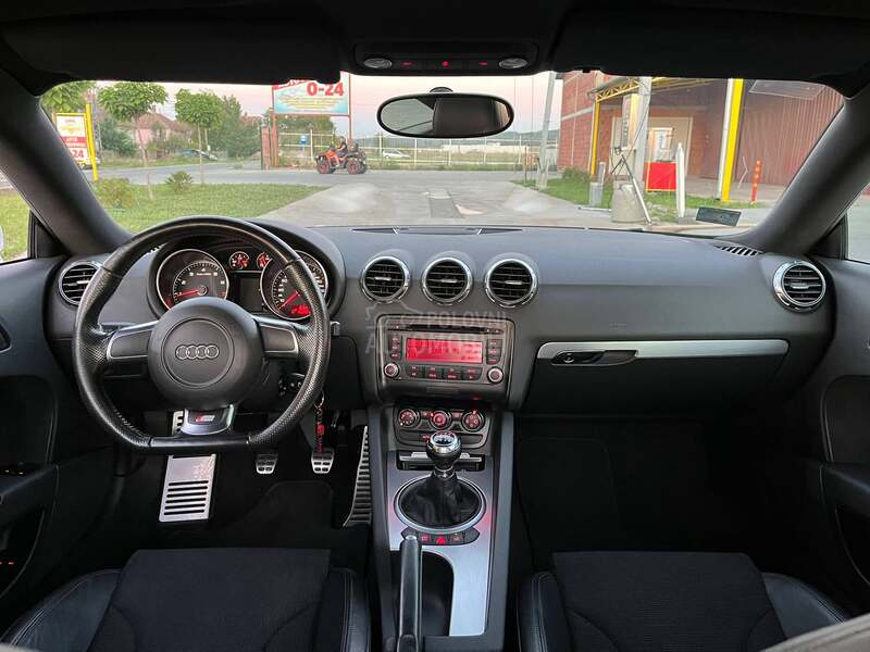 Audi TT 1.8 TFSI  //CH//