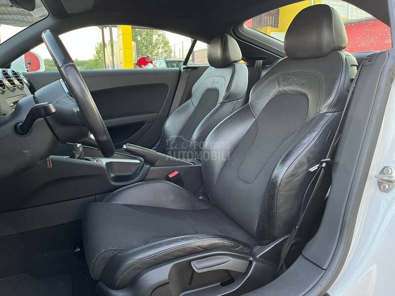 Audi TT 1.8 TFSI  //CH//
