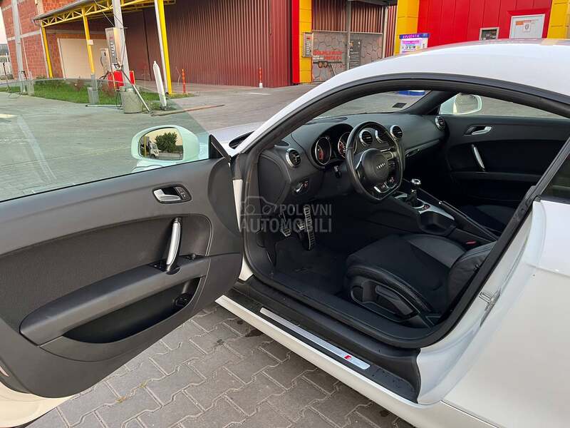 Audi TT 1.8 TFSI  //CH//