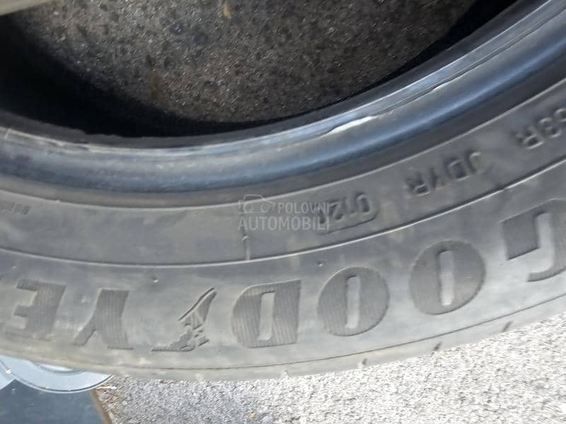 Goodyear 215/55 R17 Letnja
