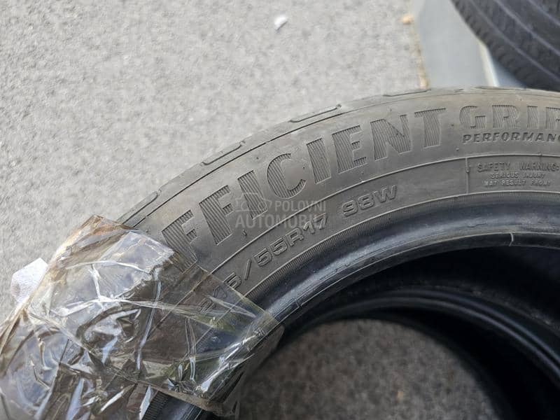 Goodyear 215/55 R17 Letnja