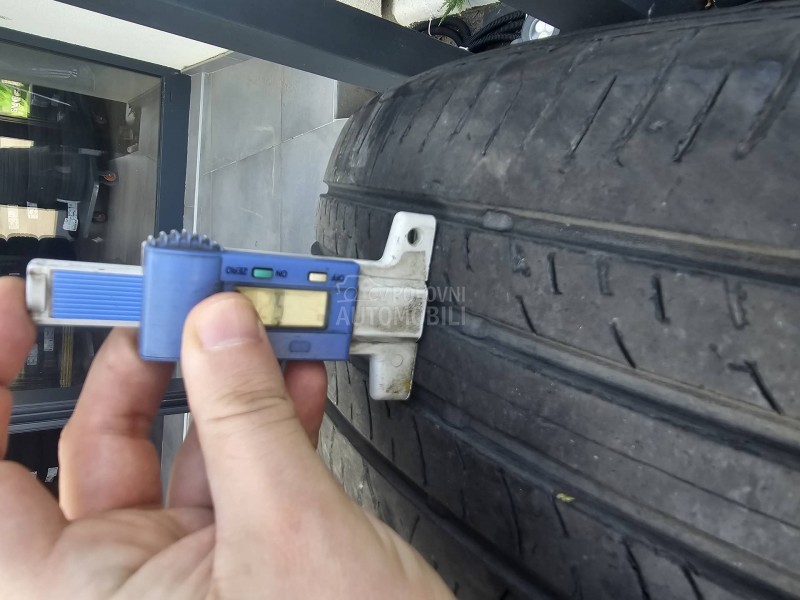 Dunlop 215/60 R17 Letnja