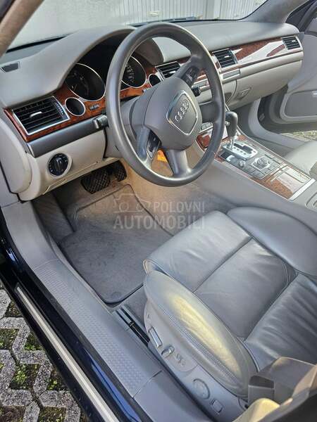 Audi A8 3.2 Quattro