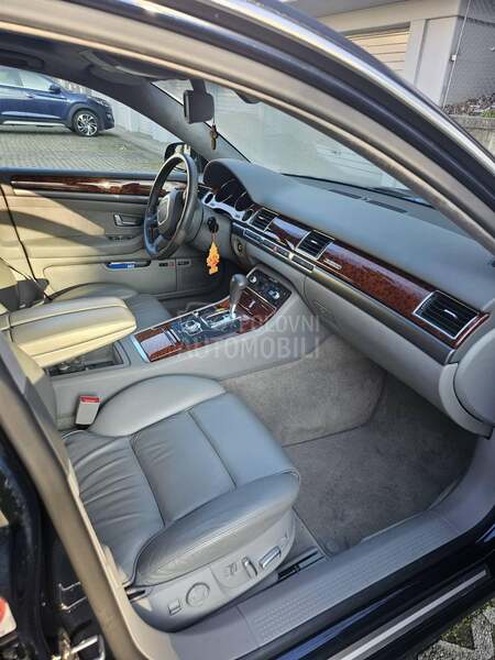 Audi A8 3.2 Quattro