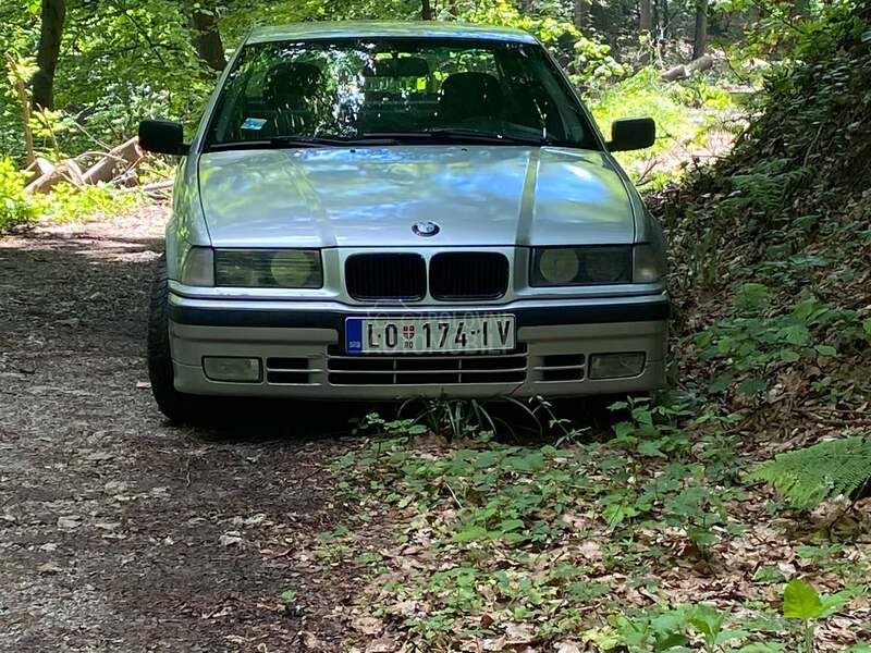 BMW 318 