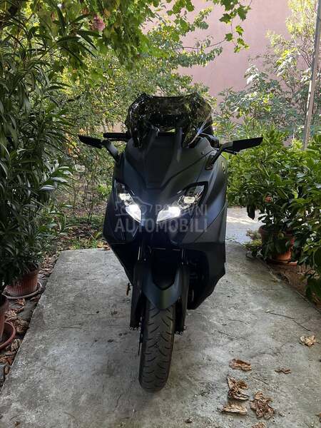 Yamaha T MAX 560