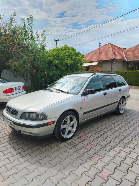 Volvo V40 1.8i