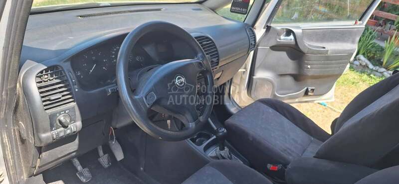 Opel Zafira 