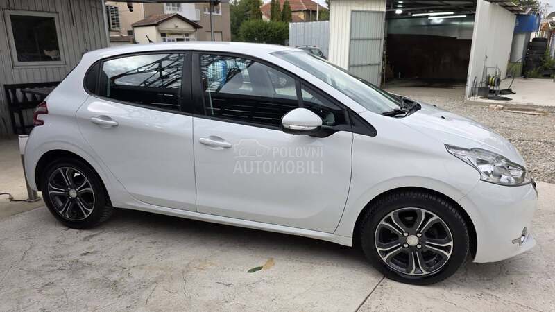 Peugeot 208 1.2
