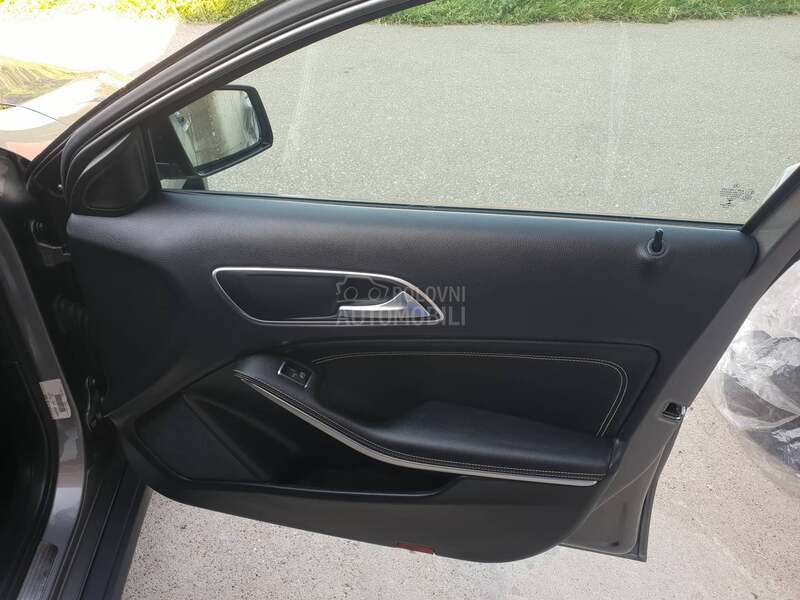 Mercedes Benz GLA 200 4matic CH švajcarska