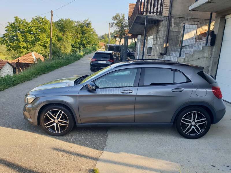 Mercedes Benz GLA 200 4matic CH švajcarska