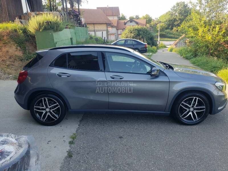 Mercedes Benz GLA 200 4matic CH švajcarska
