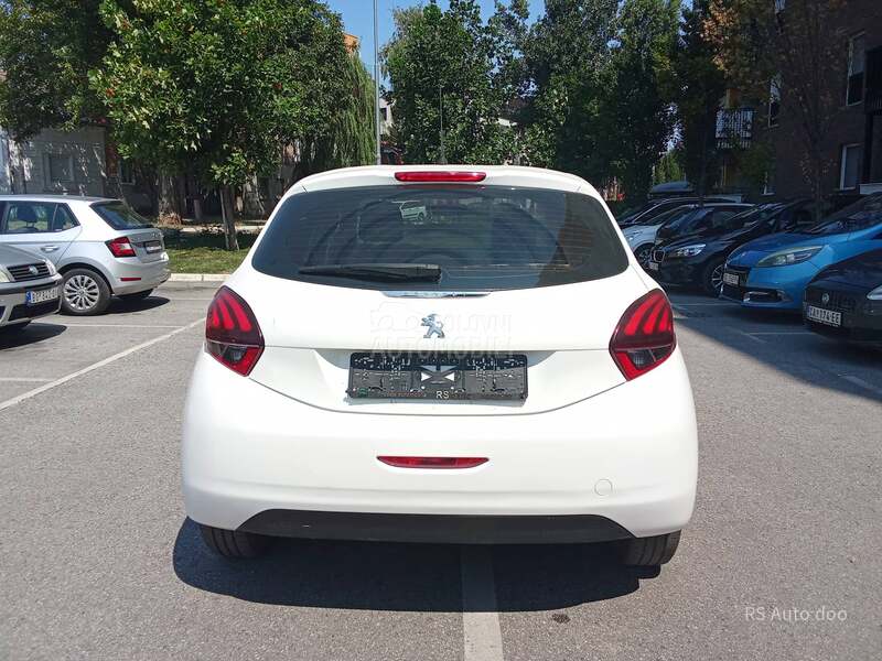 Peugeot 208 6,9,0,0,0,k,m