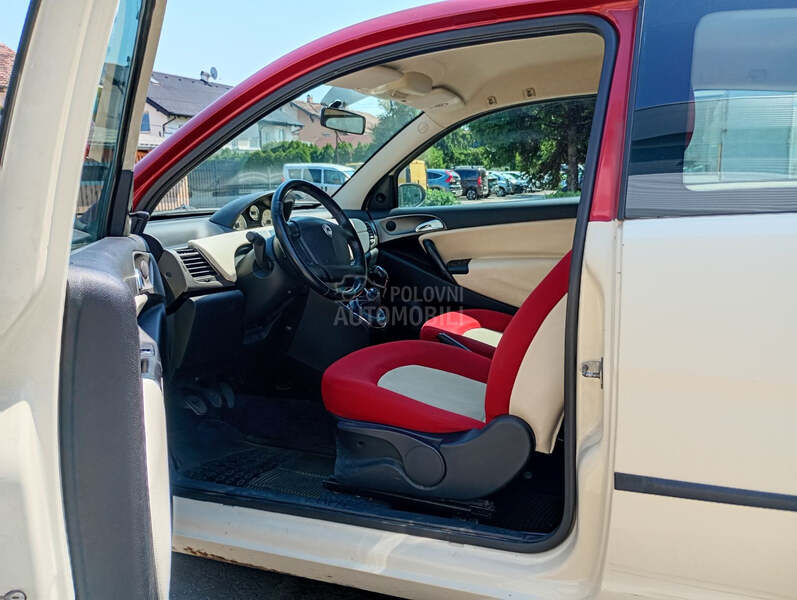 Lancia Ypsilon Y 1.4