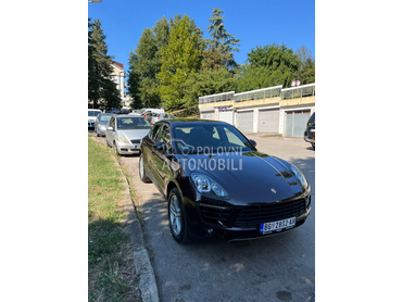 Porsche Macan S